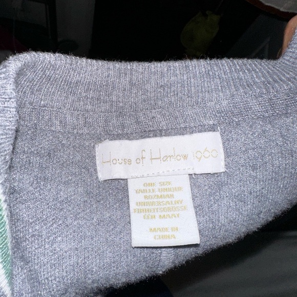 House of Harlow 1960 Poncho Sweater - Picture 3 of 3